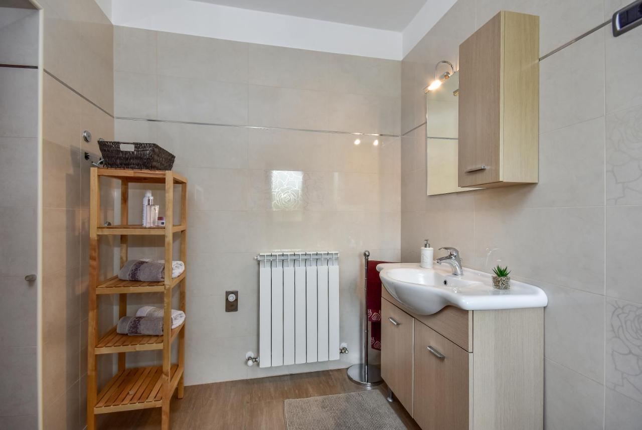 Apartman Grabar Daire Roč Dış mekan fotoğraf